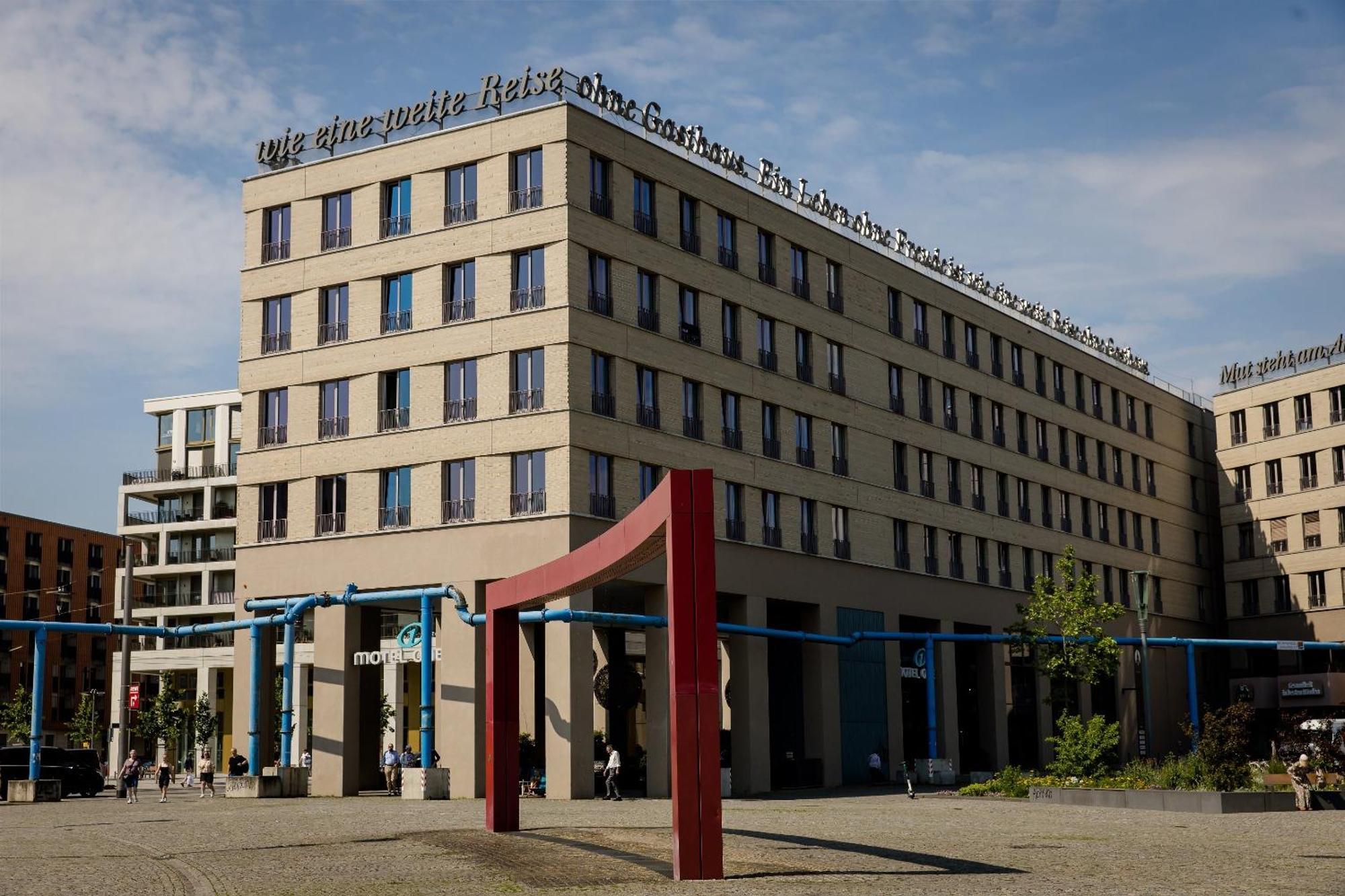 Motel One Dresden Am Zwinger Bagian luar foto