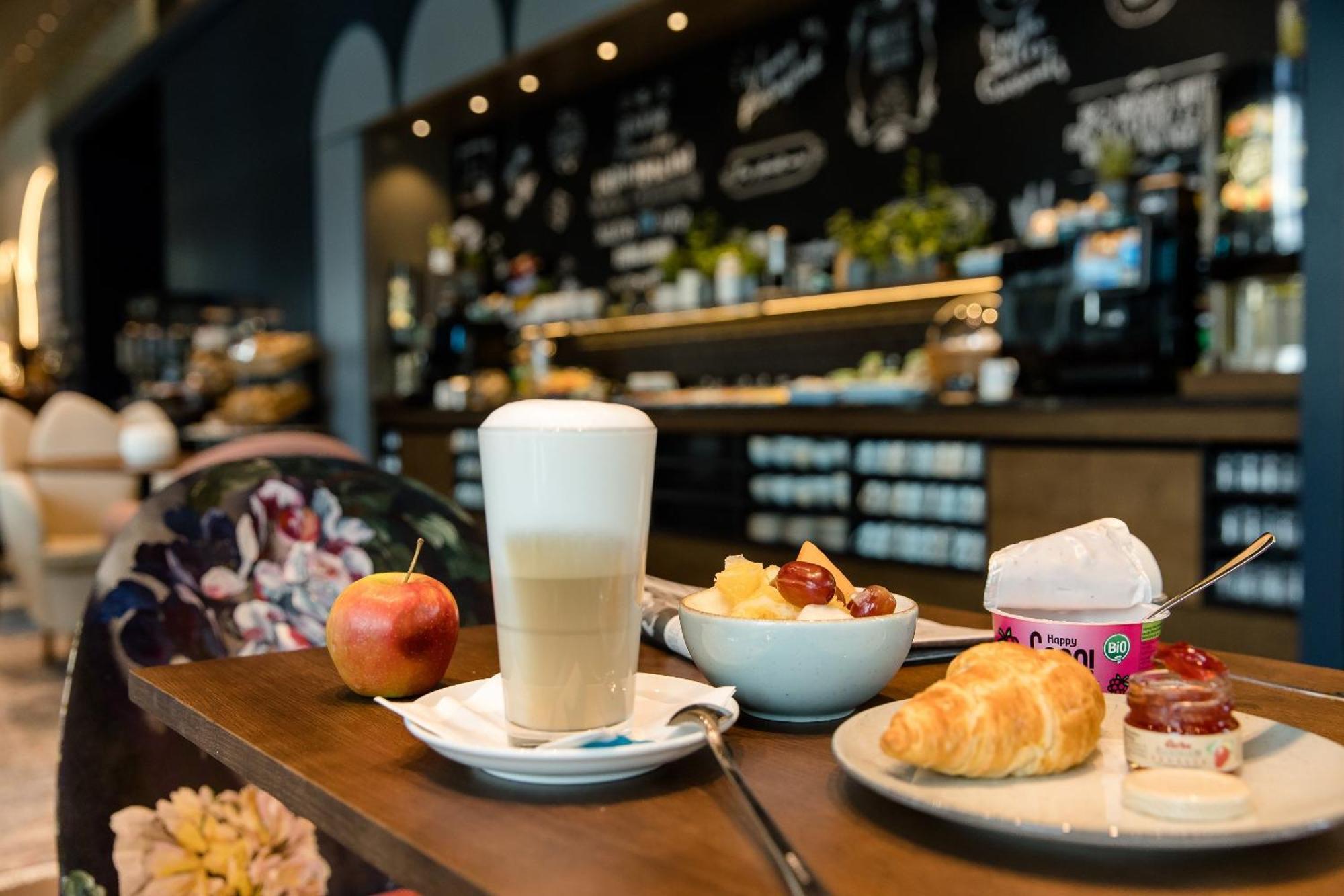 Motel One Dresden Am Zwinger Bagian luar foto