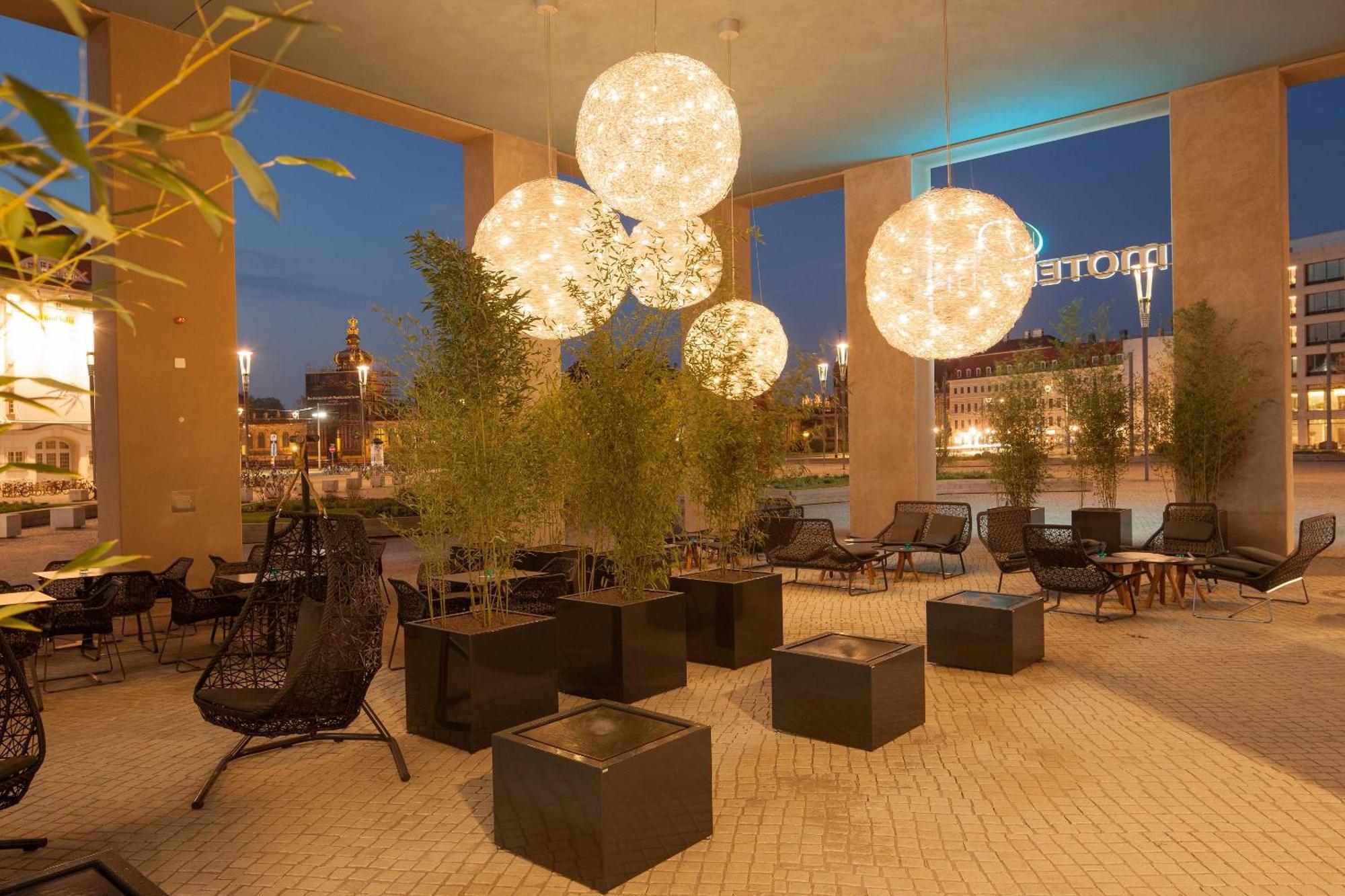 Motel One Dresden Am Zwinger Bagian luar foto