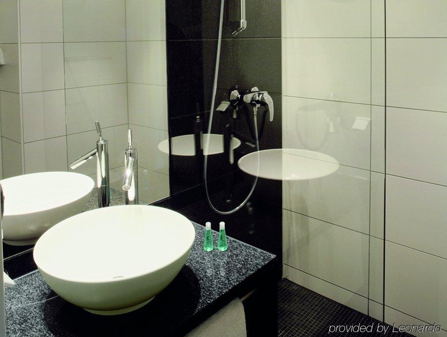 Motel One Dresden Am Zwinger Bagian luar foto
