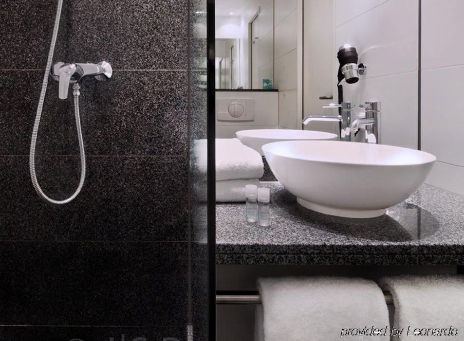 Motel One Dresden Am Zwinger Bagian luar foto