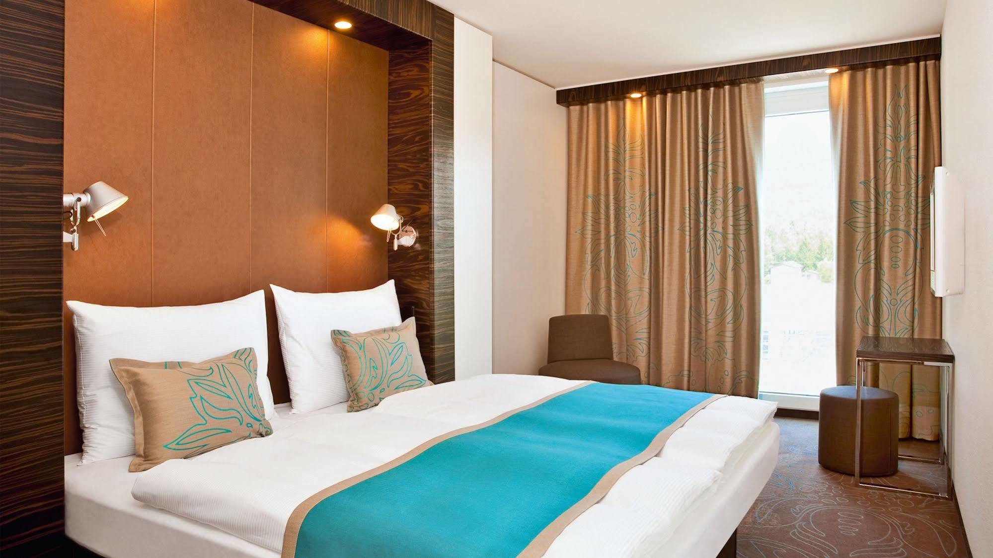 Motel One Dresden Am Zwinger Bagian luar foto