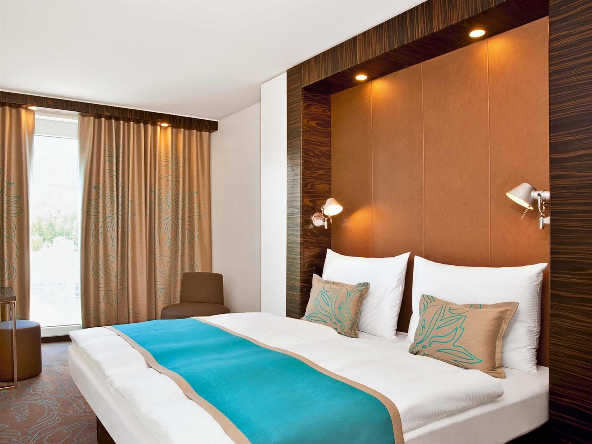 Motel One Dresden Am Zwinger Bagian luar foto